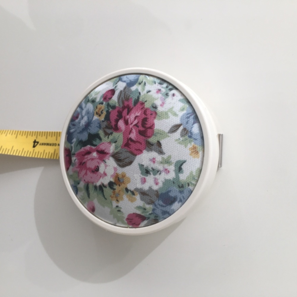 FASHIONABLE CASE FOR POWDER - Picture 5 of 6